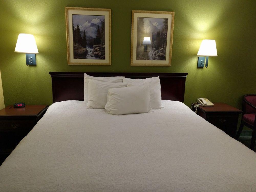Days Inn By Wyndham Nashville Saint Thomas West Hospital Exteriér fotografie