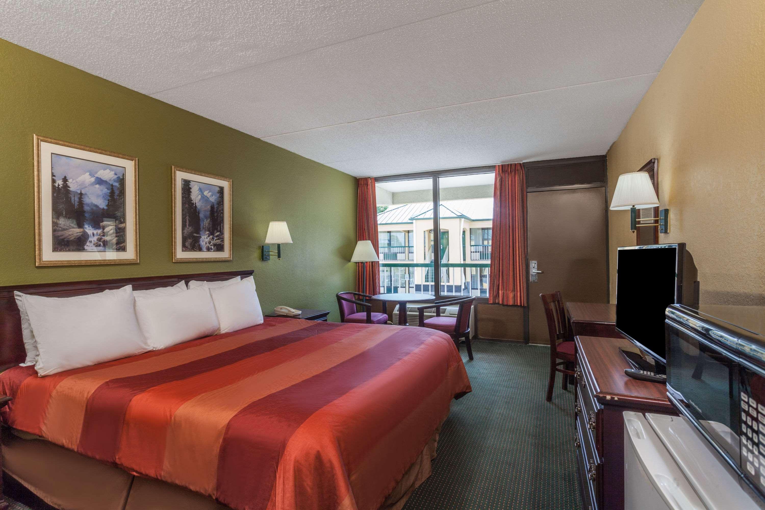 Days Inn By Wyndham Nashville Saint Thomas West Hospital Exteriér fotografie