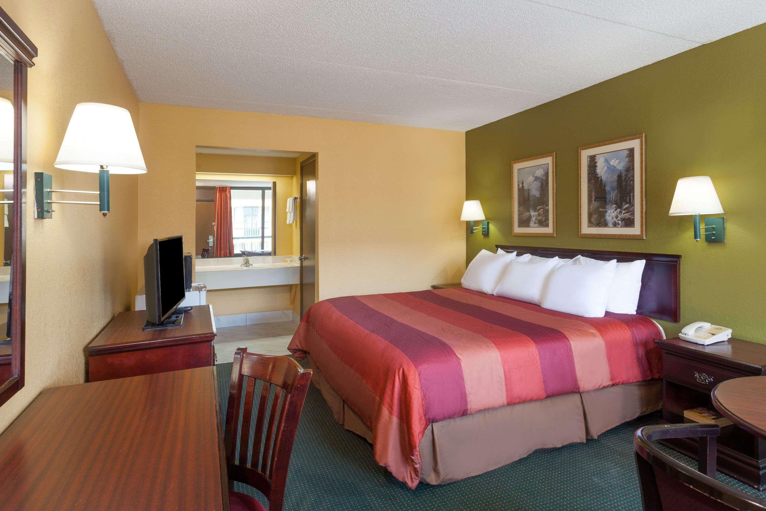 Days Inn By Wyndham Nashville Saint Thomas West Hospital Exteriér fotografie